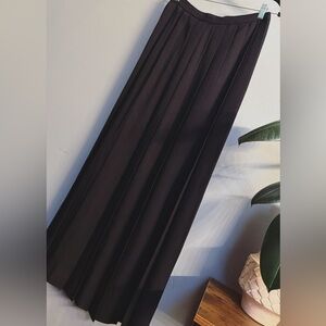 Vintage Black Pleated Maxi Skirt | Minimalist | Tall Friendly - M/L